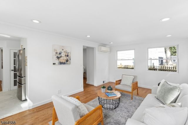28 Laurel Pl, Fanwood Boro, NJ 07023