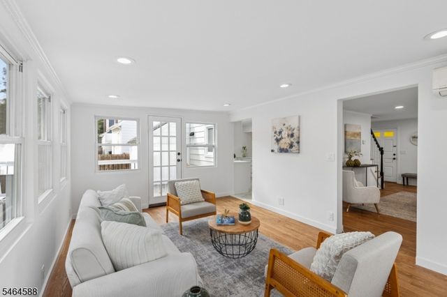 28 Laurel Pl, Fanwood Boro, NJ 07023