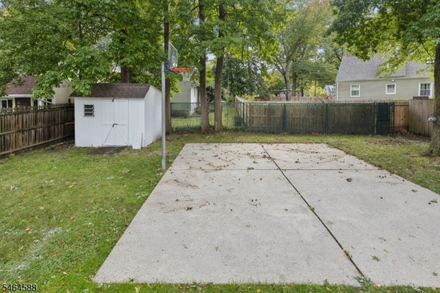 28 Laurel Pl, Fanwood Boro, NJ 07023