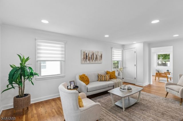 28 Laurel Pl, Fanwood Boro, NJ 07023