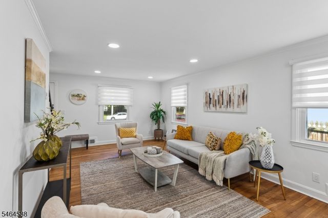 28 Laurel Pl, Fanwood Boro, NJ 07023