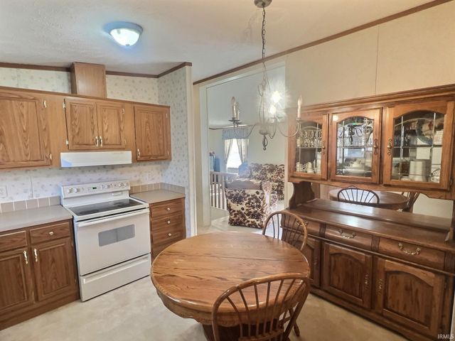 400 Ln 148 Hamilton Lk, Hamilton, IN 46742