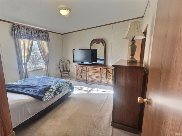 400 Ln 148 Hamilton Lk, Hamilton, IN 46742