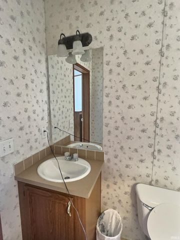 400 Ln 148 Hamilton Lk, Hamilton, IN 46742