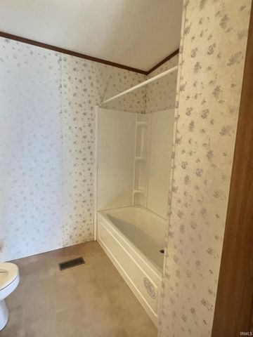 400 Ln 148 Hamilton Lk, Hamilton, IN 46742