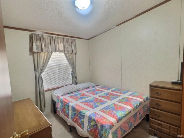 400 Ln 148 Hamilton Lk, Hamilton, IN 46742