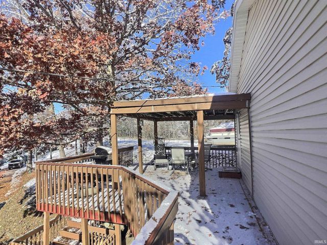 400 Ln 148 Hamilton Lk, Hamilton, IN 46742