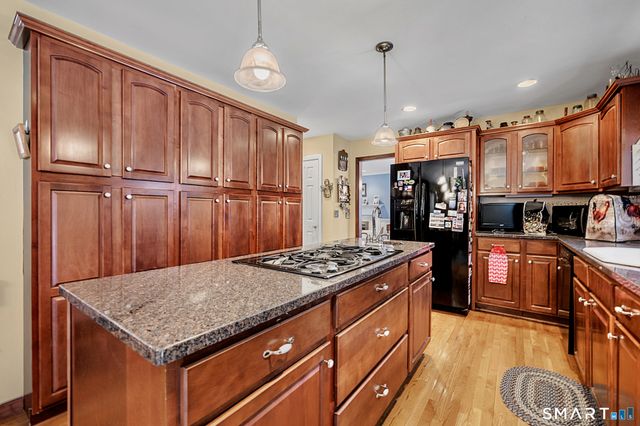 16 Jonathan Drive, Roxbury, CT 06783