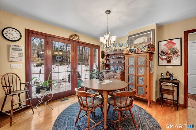 16 Jonathan Drive, Roxbury, CT 06783