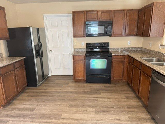 412 Marble Creek Drive, Fort Worth, TX 76131