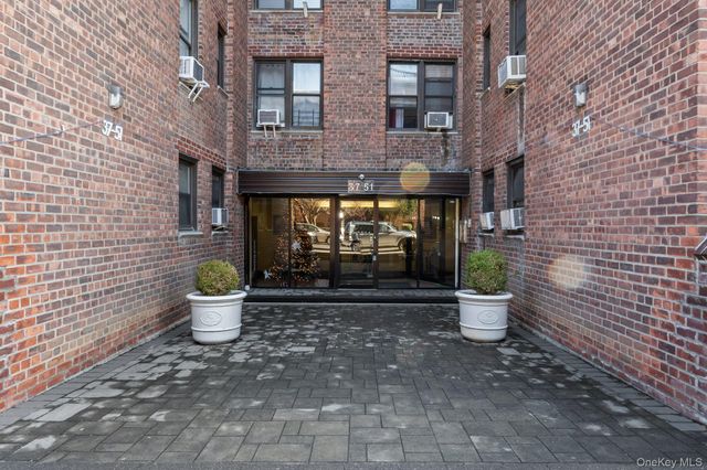 3751 86th Street 4H, Jackson Heights, NY 11372