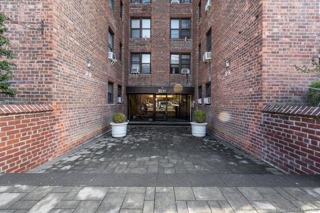 3751 86th Street 4H, Jackson Heights, NY 11372
