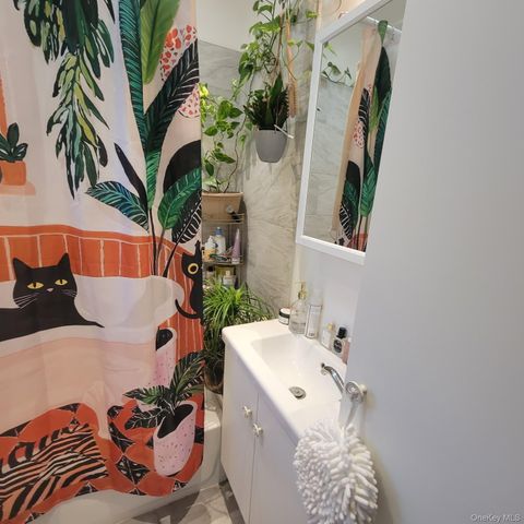 248 Graff Avenue, Bronx, NY 10465