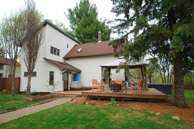 518 Holcombe Street S, Stillwater, MN 55082