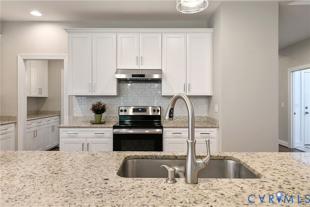 15819 Blooming Rd, Chesterfield, VA 23832