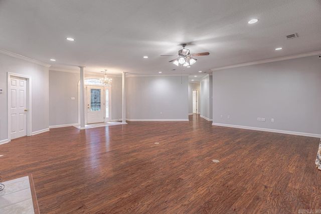 1725 Paragould Dr, Jonesboro, AR 72405