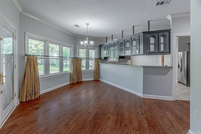 1725 Paragould Dr, Jonesboro, AR 72405