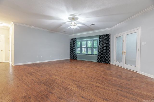 1725 Paragould Dr, Jonesboro, AR 72405