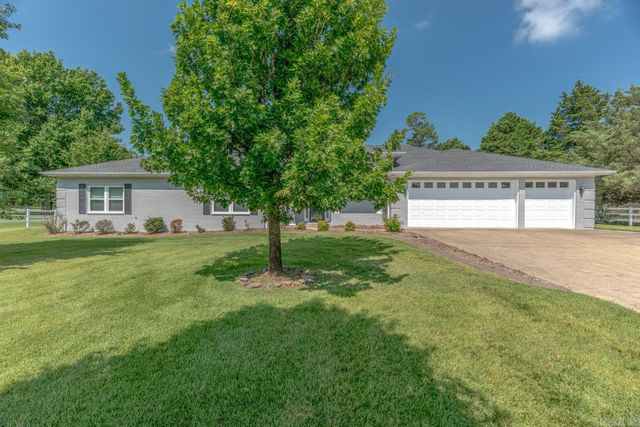 1725 Paragould Dr, Jonesboro, AR 72405