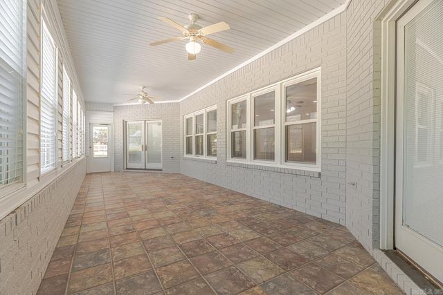 1725 Paragould Dr, Jonesboro, AR 72405