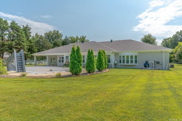 1725 Paragould Dr, Jonesboro, AR 72405