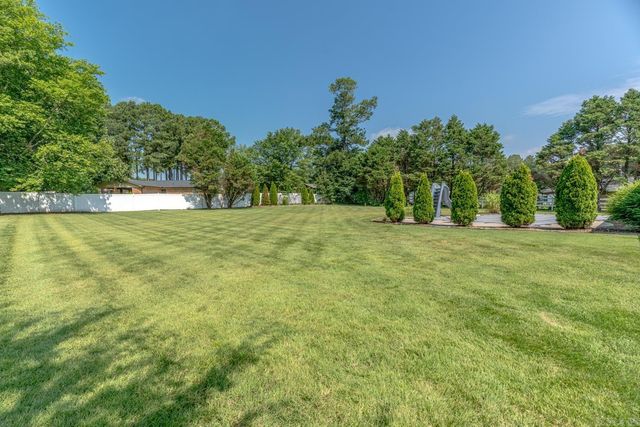 1725 Paragould Dr, Jonesboro, AR 72405