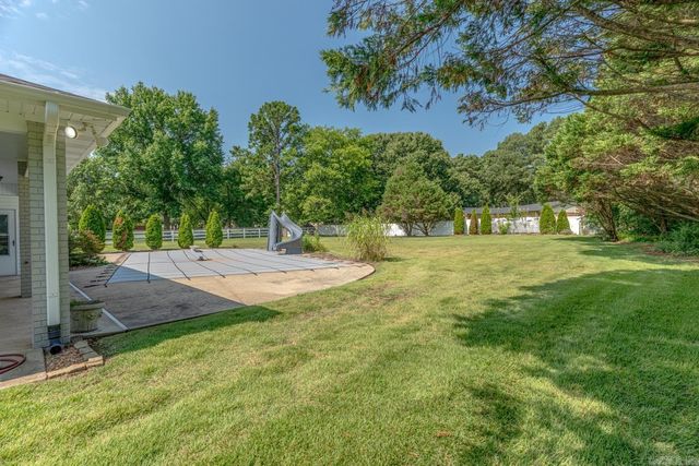 1725 Paragould Dr, Jonesboro, AR 72405