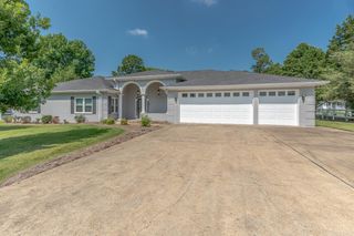 1725 Paragould Dr, Jonesboro, AR 72405