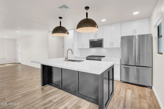 8234 E HEATHERBRAE Avenue, Scottsdale, AZ 85251