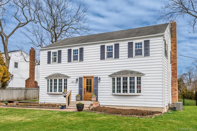 41 Gillette Avenue, Bayport, NY 11705