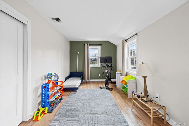 41 Gillette Avenue, Bayport, NY 11705