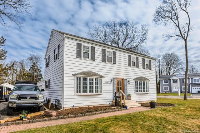 41 Gillette Avenue, Bayport, NY 11705