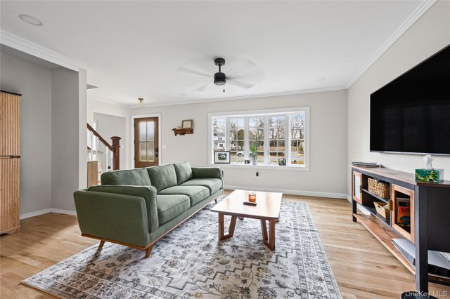 41 Gillette Avenue, Bayport, NY 11705