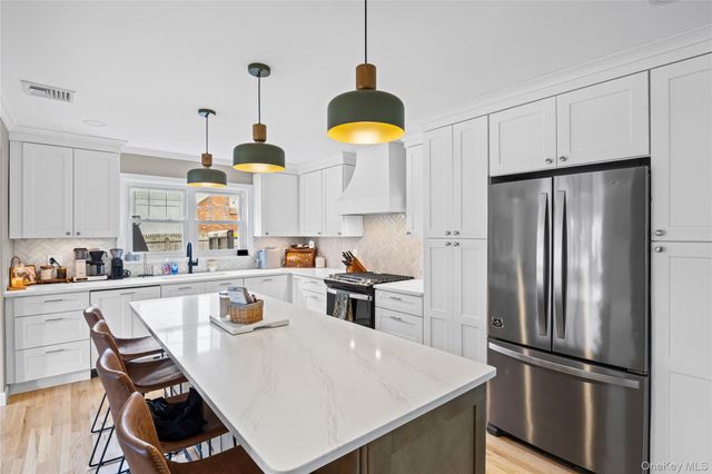 41 Gillette Avenue, Bayport, NY 11705