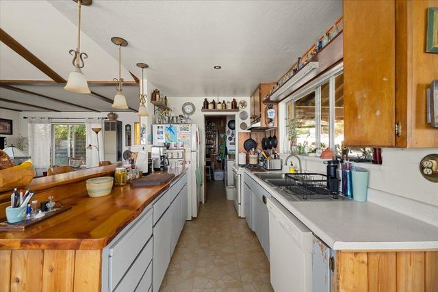 8440 Michigan Bluff Rd, Foresthill, CA 95631