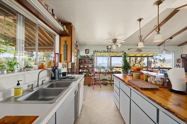 8440 Michigan Bluff Rd, Foresthill, CA 95631