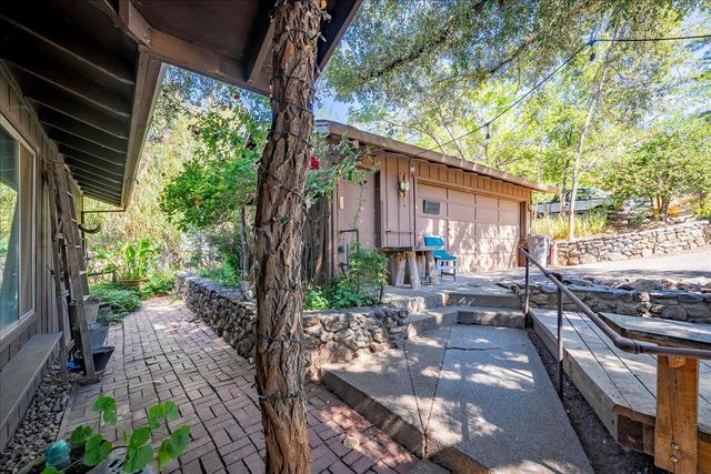 8440 Michigan Bluff Rd, Foresthill, CA 95631