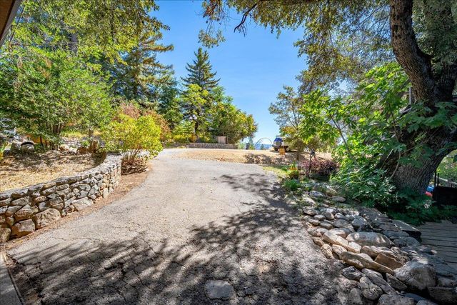 8440 Michigan Bluff Rd, Foresthill, CA 95631