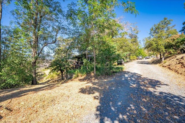 8440 Michigan Bluff Rd, Foresthill, CA 95631