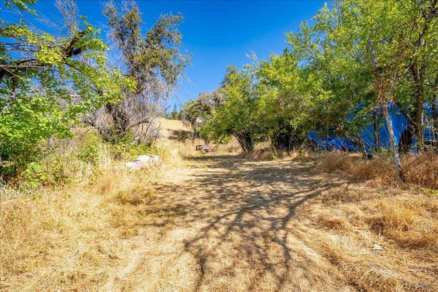 8440 Michigan Bluff Rd, Foresthill, CA 95631