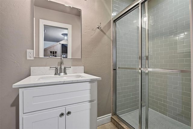 3041 Charing Cross, Oklahoma City, OK 73120