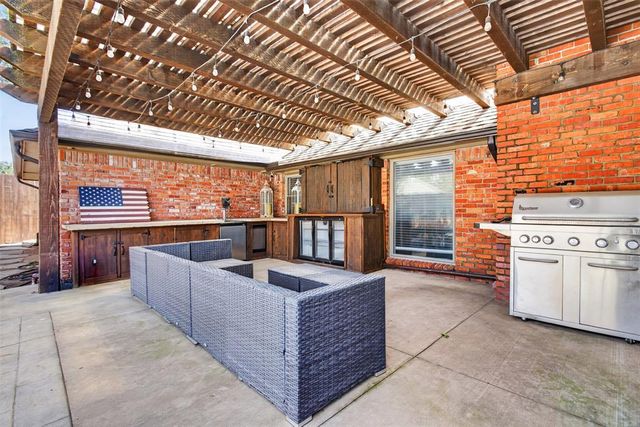 3041 Charing Cross, Oklahoma City, OK 73120