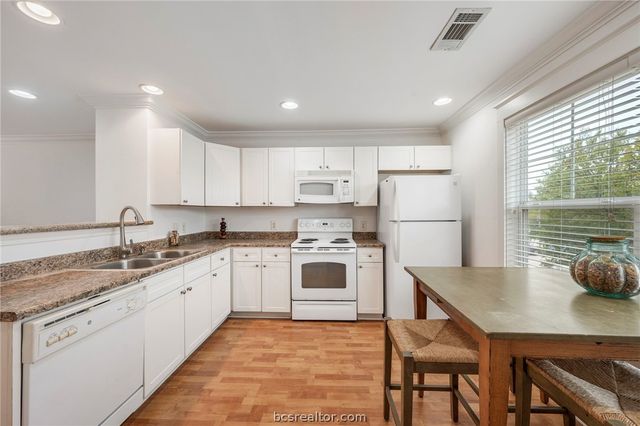 1725 Harvey Mitchell Parkway S 2125, College Station, TX 77840