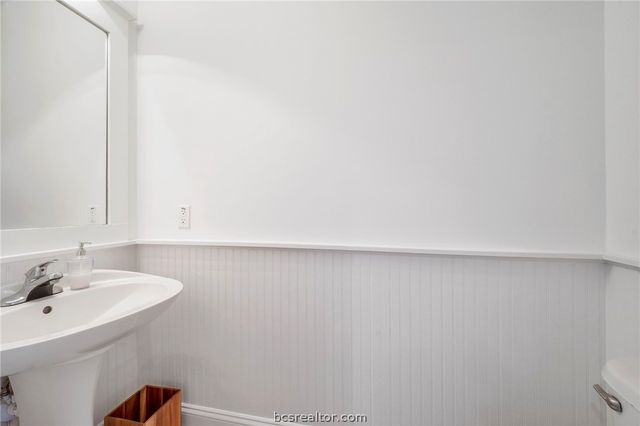 1725 Harvey Mitchell Parkway S 2125, College Station, TX 77840