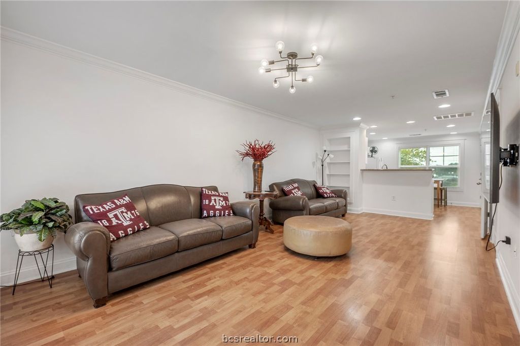 1725 Harvey Mitchell Parkway S 2125, College Station, TX 77840