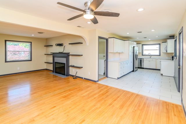 537 Springhill Drive, Lexington, KY 40503