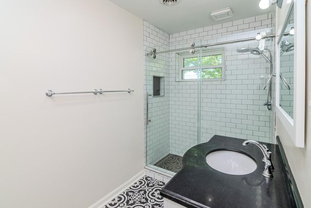 537 Springhill Drive, Lexington, KY 40503