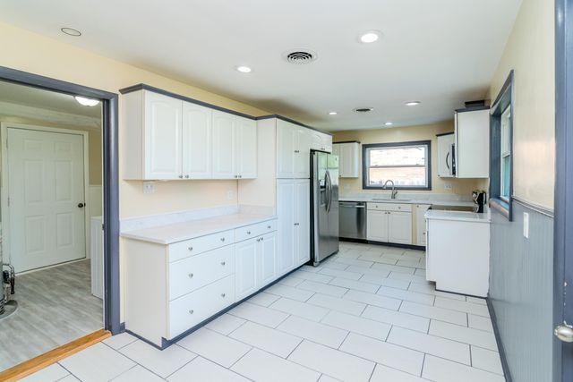 537 Springhill Drive, Lexington, KY 40503