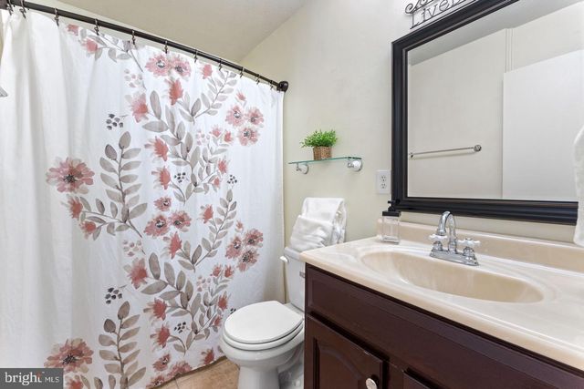 904 LAKEVIEW PKWY, Locust Grove, VA 22508