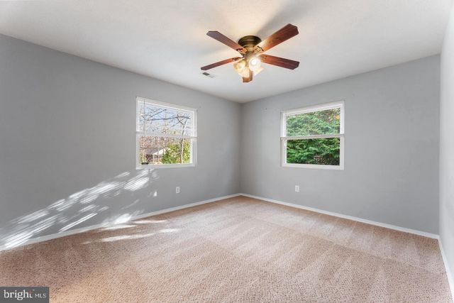 904 LAKEVIEW PKWY, Locust Grove, VA 22508